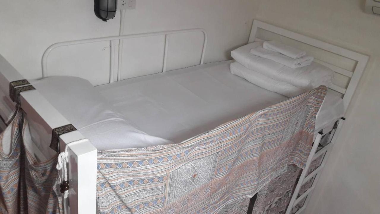 @Lanna House (Adults Only) Hostel เชียงใหม่ ภายนอก รูปภาพ
