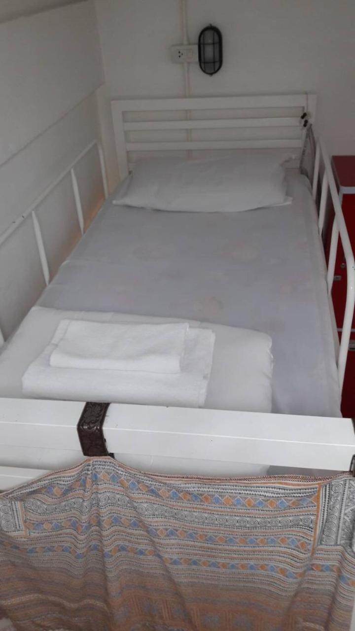 @Lanna House (Adults Only) Hostel เชียงใหม่ ภายนอก รูปภาพ